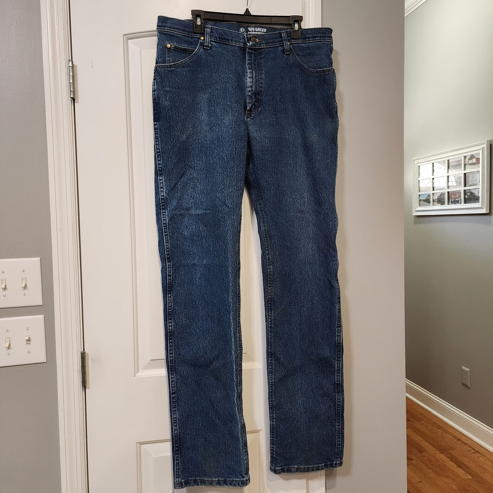 Wrangler 47 Advanced Comfort 36x38 Cowboy Cut Bootcut Jeans